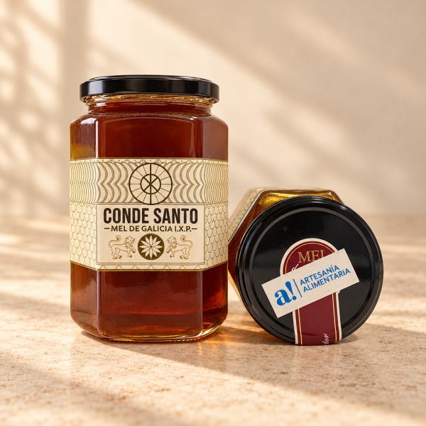 Miel multifloral de montaña Conde Santo en tarro de 1 kg sobre piedra clara